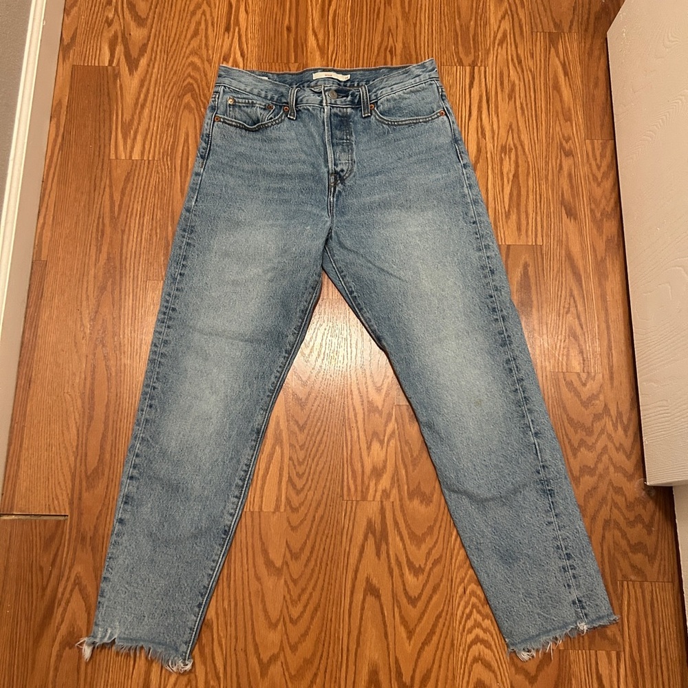 Levi’s Wedgie Jeans - Size 28
